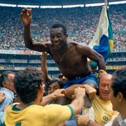 Pelé efter att Brasilien vann VM-finalen mot Italien i Mexico City 1970/Arkivbild