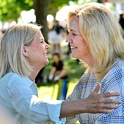 Socialdemokraternas partiledare Magdalena Andersson och Centerpartiets partiledare partiledare Elisabeth Thand Ringqvist.