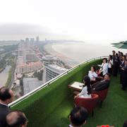 Nordkoreas ledare Kim Jong Un besöker turistorten under tisdagen. 