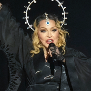 Madonna spelar på Copacabana.