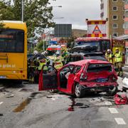 En större trafikolycka med en buss och flera bilar inblandade har inträffat i centrala Trelleborg.