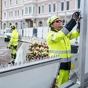 Kvarteren runt hotellet SeaU, där försvarsministrarna kommer träffas, har redan spärrats av.