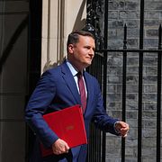 Wes Streeting lämnar premiärministerns residens på Downing Street 10.