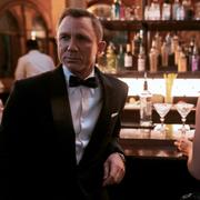 Daniel Craig och Ana de Armas i ”No time to die”