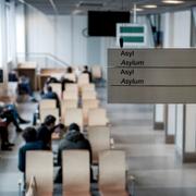 Asylprocess på Migrationsverket i Solna. Väntsal för asylsökande.