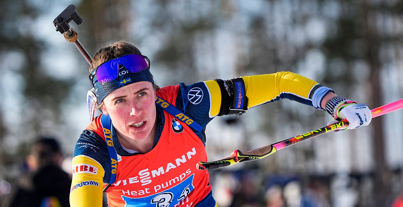 Elvira Öberg skidar hem segern.