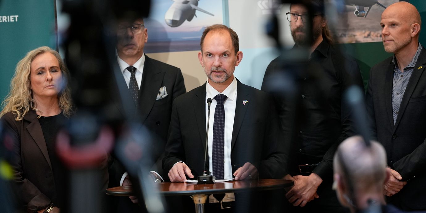 Jeppe Bruus på torsdagens pressträff. 