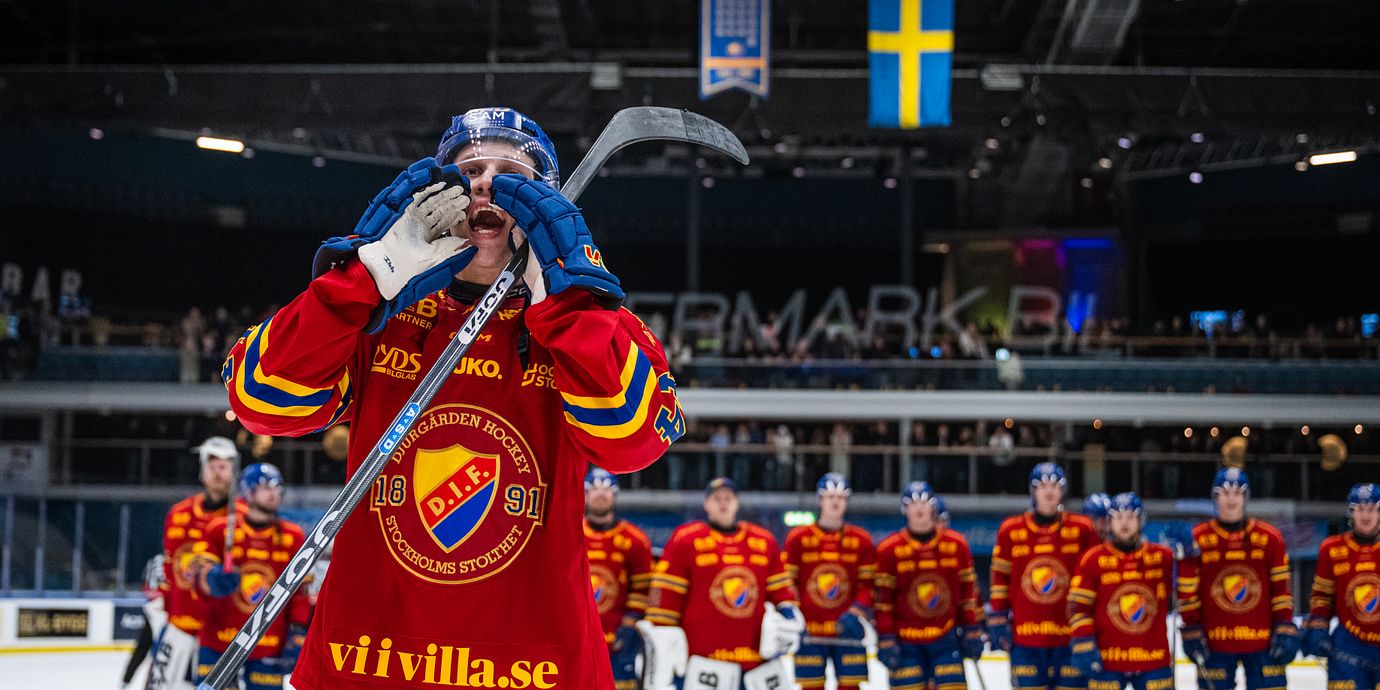 Djurgårdens Lukas Vejdemo jublar efter ishockeymatchen i SHL mellan Djurgården och Linköping den 10 oktober 2026 i Stockholm. 