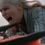 Emilia Clarke spelar Deanerys Targaryen i ”Game of thrones”.