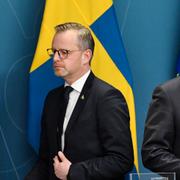 Mikael Damberg och Stefan Löfven på pressträffen.