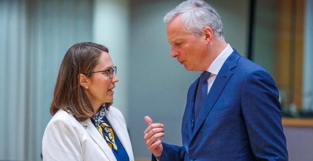 Polens finansminister Magdalena Rzeczkowska och Frankrikes finansminister Bruno Le Maire. Olivier Matthys / AP