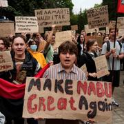 Kyivbor protesterar mot den tidigare lagändringen.