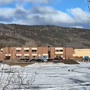 Skolan i British Columbia där dödsskjutningar skedde. 