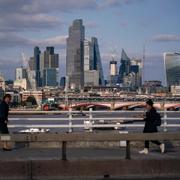 Londons finansdistrikt sedd från Waterloo Bridge. 