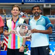 Joe Salisbury, Rajeev Ram, Matthew Ebden och Rohan Bopanna efter finalen.