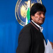 Evo Morales i mitten.