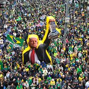 Bolsonaroanhängare i São Paulo visade sitt stöd för Trump under firandet av självständighetsdagen i september.