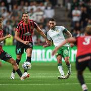 BP:s Nikola Vasic och Hammarbys Nahir Besara under måndagens match på Tele2 Arena. 