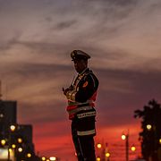 Arkivbild på en marockansk polis i staden Rabat.