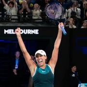 Madison Keys jublar efter segern.