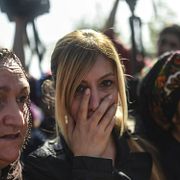 Sörjande efter bombdåden i Ankara.