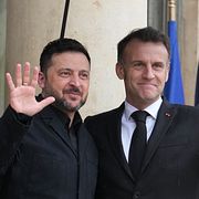Frankrikes Emmanuel Macron och Volodymyr Zelenskyj.