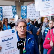 Sineva Ribeiro, ordförande Vårdförbundet, utanför Karolinska sjukhuset (KS) i Huddinge på torsdagen. 