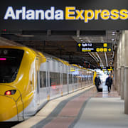 STOCKHOLM 2020321 
Tomma perronger vid Arlanda Express på Stockholm Central på lördagen. 
Foto: Anders Wiklund / TT kod 10040