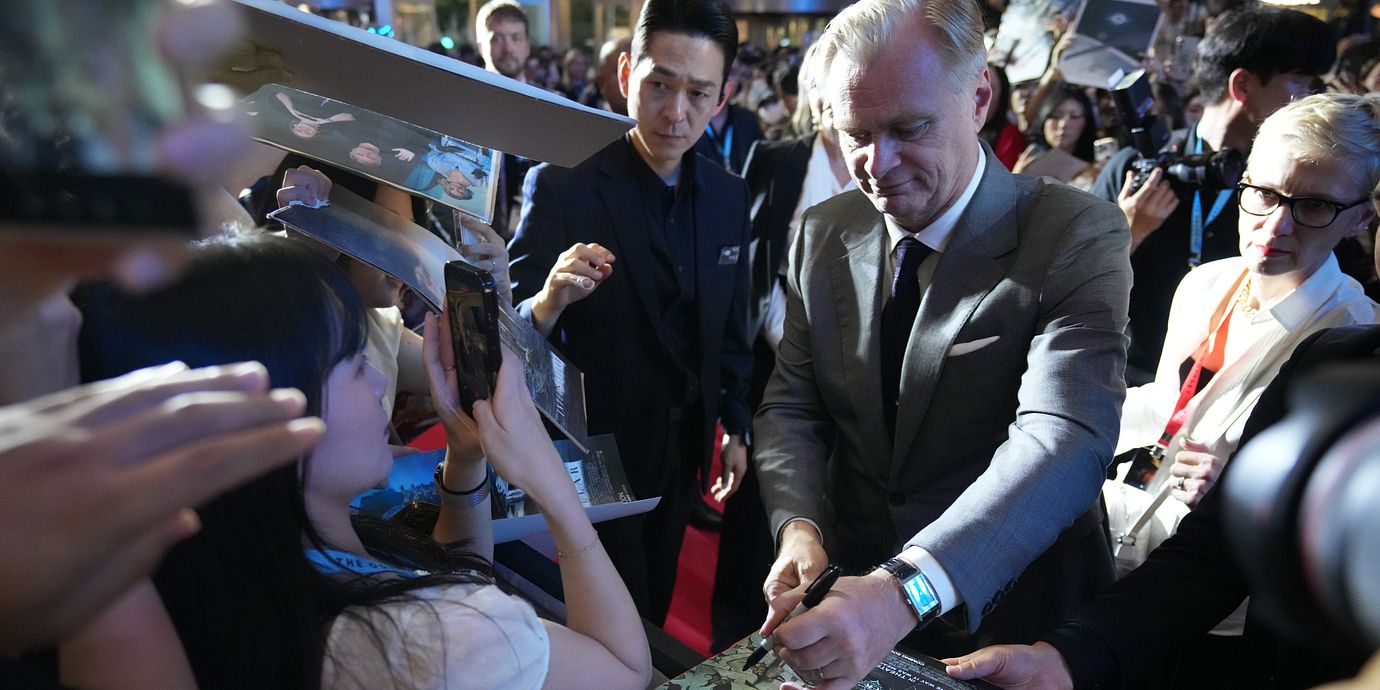 Christopher Nolan under pressevent i Sydkorea.