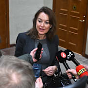 Den misstänkte spionens advokat Hanna Lindblom i samband med häktningsförhandlingarna i Stockholms tingsrätt. 