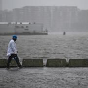 Översvämningar i Fiskhamnen i Göteborg på tisdagen, efter att Göta älv svämmat över. Stora mängder regn har fallit till följd av ovädret Hans.