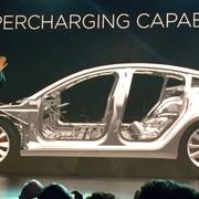 Elon Musk presenterade Tesla Model 3 i mars i år.