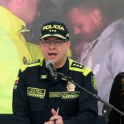 Rikspolischef Carlos Fernando Triana på en presskonferens. 