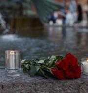 Ljusmanifestation på Rådhustorget för flickan i högstadieåldern som mördades i Landskrona.