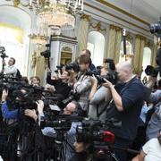 Medieuppbåd vid tillkännagivandet av Nobelpriset i litteratur.