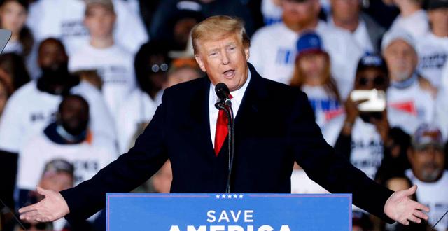 Donald Trump talar vid ett kampanjmöte i januari 2022.  Jason Fochtman / AP