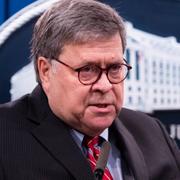 William Barr håller pressträff i Vita huset. 