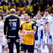 Sebastian Karlsson deppar efter förlusten. 