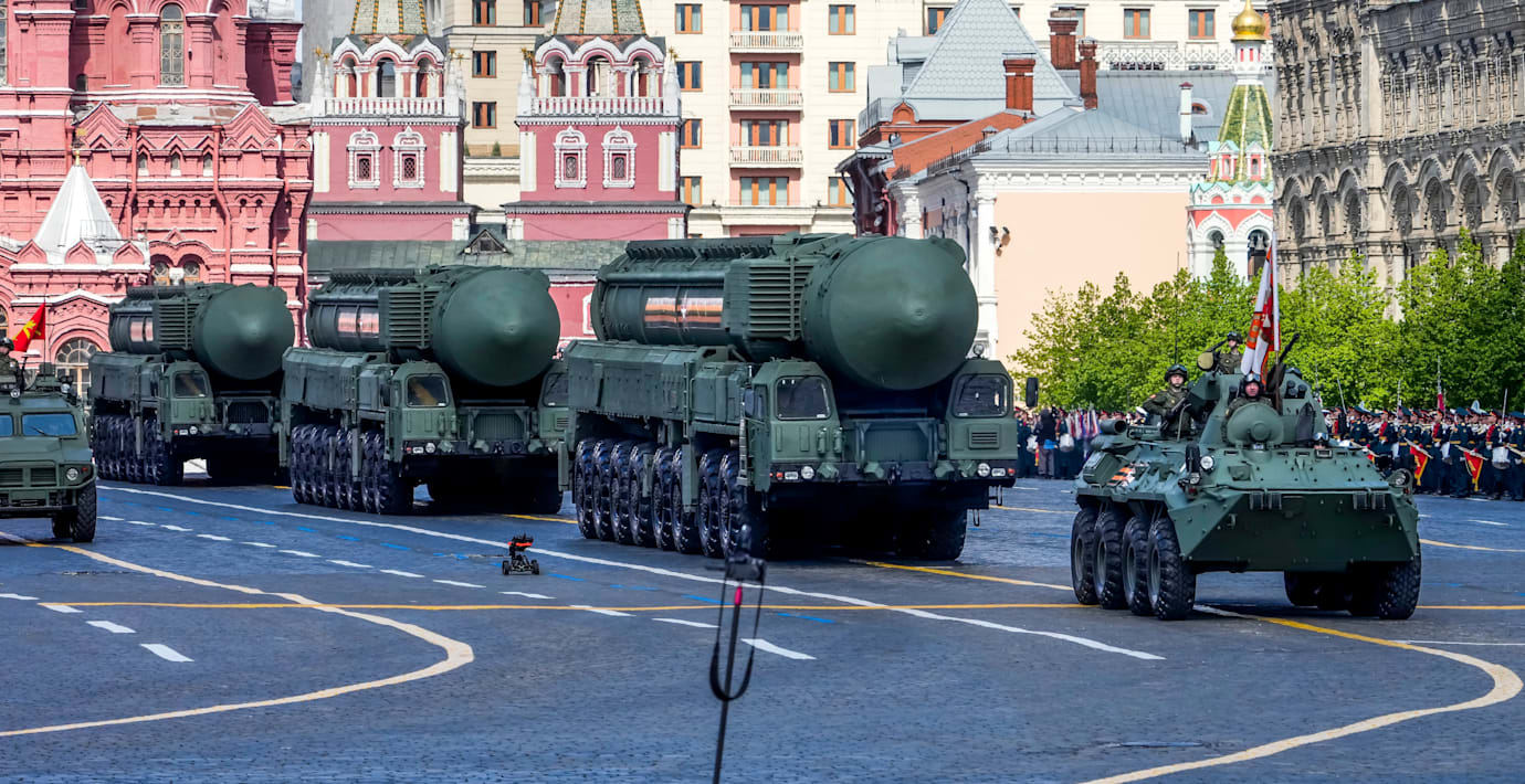 Avfyrningsramper för ryska interkontinentala ballistiska robotar under Segerdagen i Moskva.