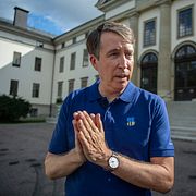 Richard Jomshof (SD) håller en pressträff utanför landstingshuset för att prata om sin nya bok ”Kefir”. Jomshof har ofta gått i bräschen för SD:s kritik mot islam.