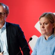 Socialdemokraternas partiledare Magdalena Andersson och ekonomisk-politiska talesperson Mikael Damberg under en pressträff om energikrisen. 9 december.