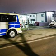 Polis på plats vid restaurangen i ett industriområde i Angered.