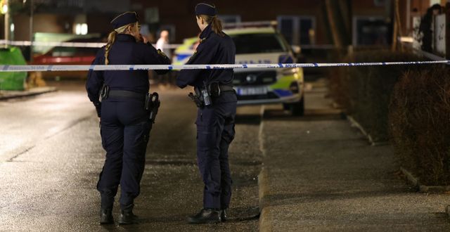 Poliser under polisinsats i Stockholm.  Blåljusbilder/TT