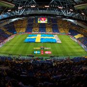 Är Friends arena inomhus eller utomhus.