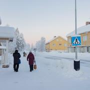 Illustrationsbild: Gatubild från Vittangi i Kiruna kommun.