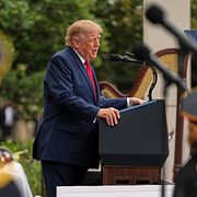 Donald Trump höll tal under minnesdagen.