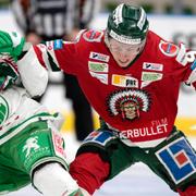 Rögles Leon Bristedt och Frölundas Tim Söderlund på tisdagen.