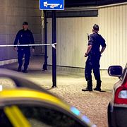 Polis på plats på Nya Torg i Hörby på lördagskvällen efter att två unga män har skadats.