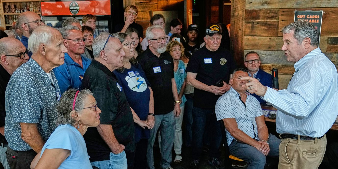 Arkivbild från 16 juli: Sherrod Brown under ett kampanjmöte i Akron.