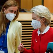  EU:s energikommissionär Kadri Simson med EU-chefen Ursula von der Leyen.